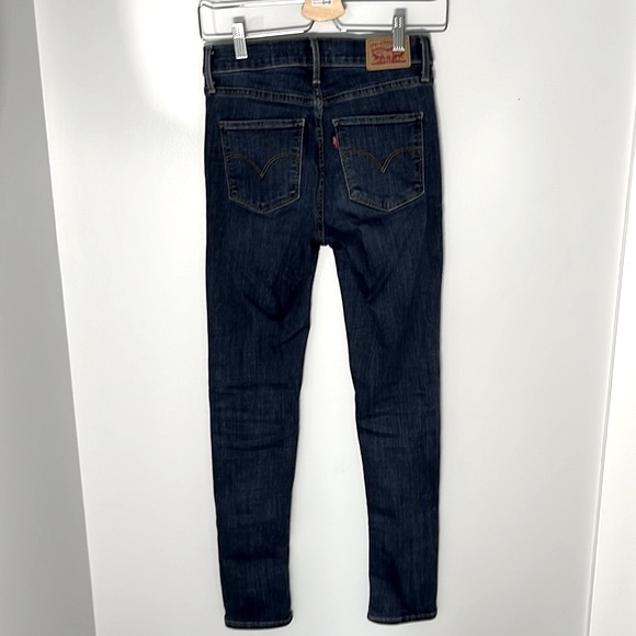 Levi’s Shaping Skinny 311 Hi Rise Classic Wash - Picture 4 of 5